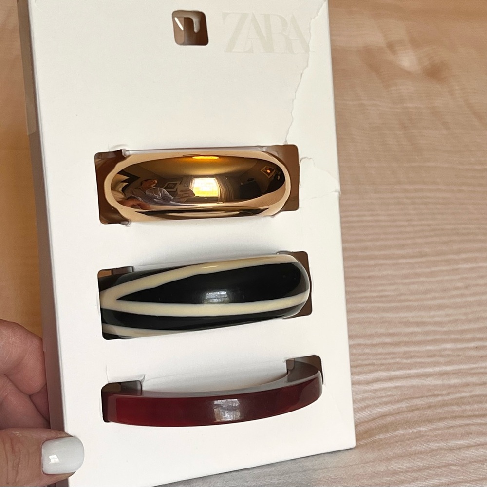 ZARA NWT PACK OF 3 RESIN CUFF BRACELETS - gold, striped & burgundy. SS25 - Picture 6 of 6